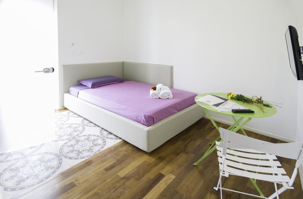 Santa Marina Bed&Breakfast Massafra Quarto foto