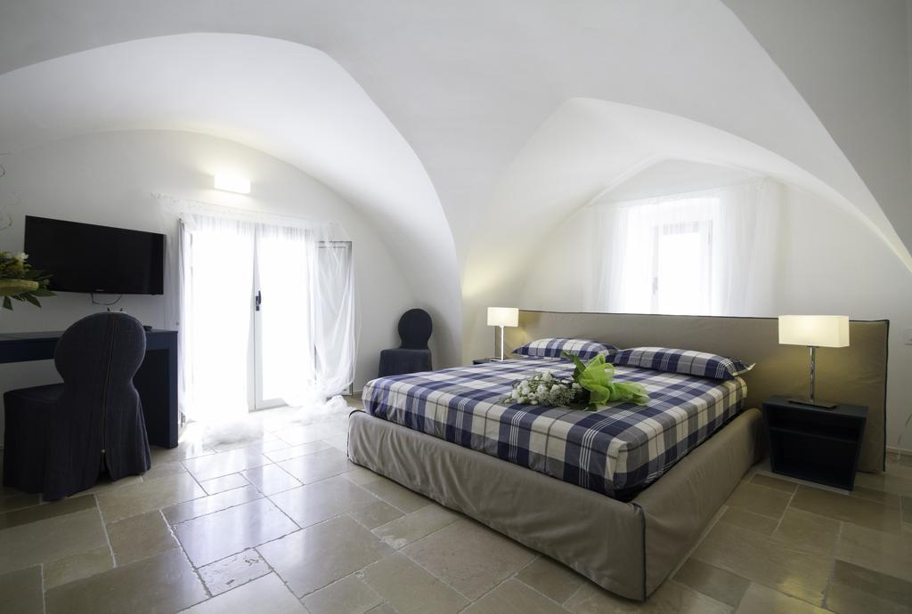 Santa Marina Bed&Breakfast Massafra Quarto foto